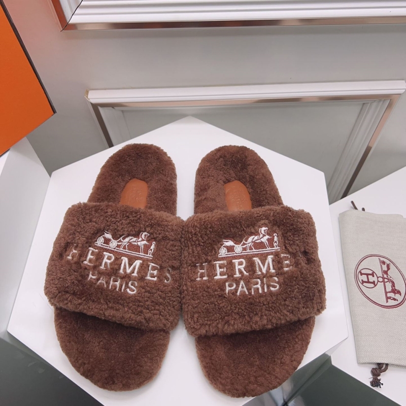 H**mes slippers